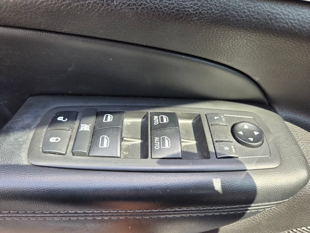 Used 2019 Jeep Grand Cherokee Limited RWD image 19