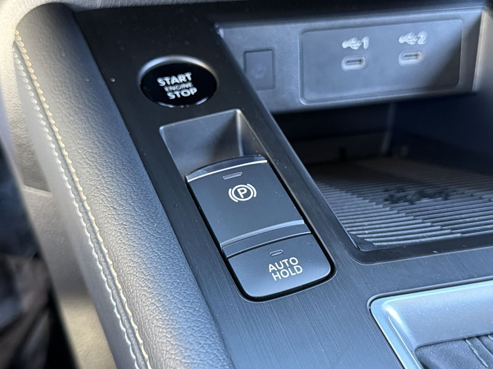 Used 2025 Nissan Kicks SV AWD/4WD image 34