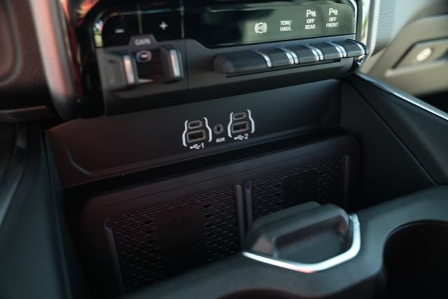 New 2026 RAM 2500 Laramie w/ Night Edition AWD/4WD image 32
