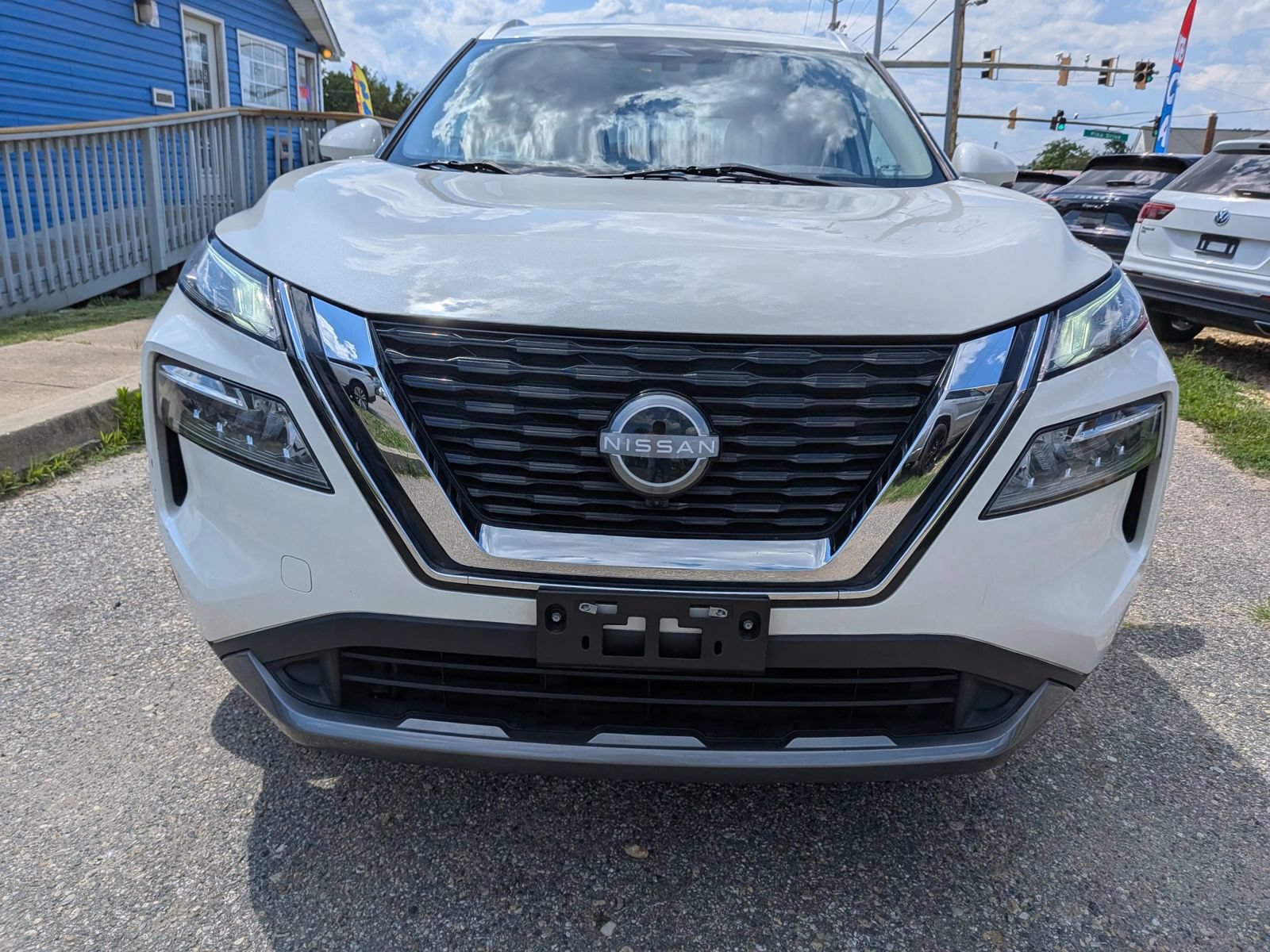 Used 2023 Nissan Rogue SL AWD/4WD image 9