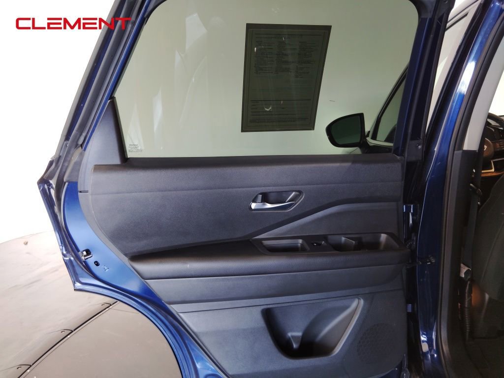 Used 2022 Nissan Pathfinder SV image 24
