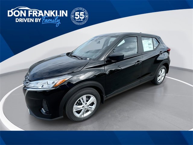 New 2025 Nissan Kicks S