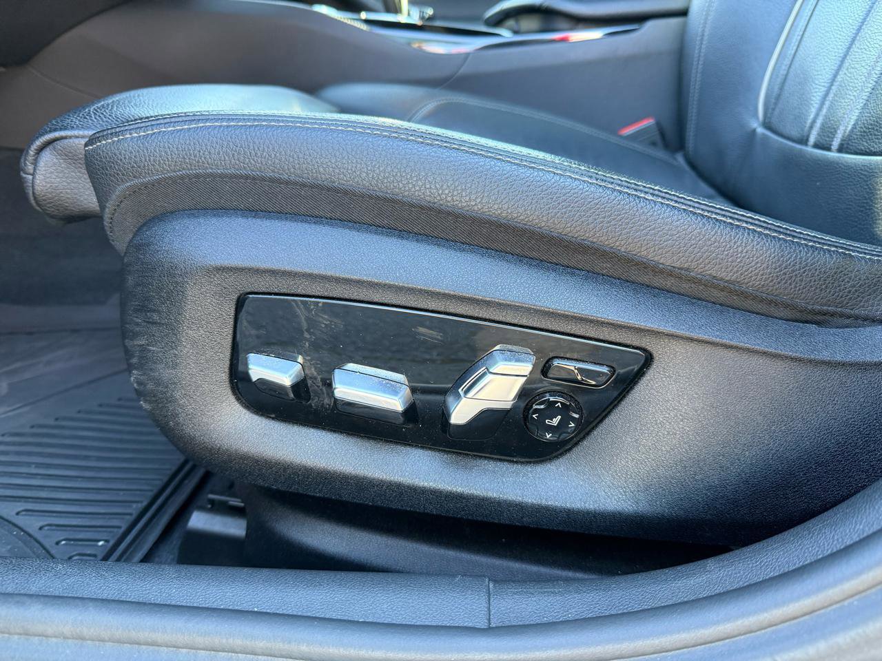 Used 2018 BMW M550i xDrive AWD/4WD image 10