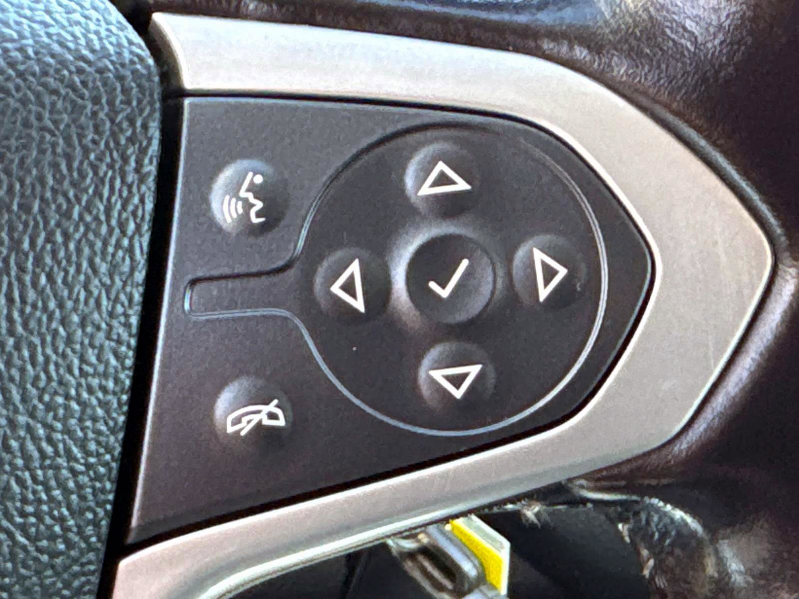Used 2020 Chevrolet Colorado LT w/ LT Convenience Package image 19