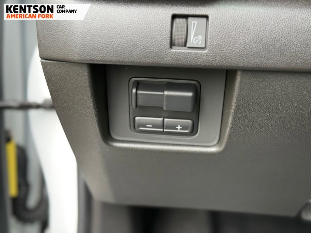 Used 2025 GMC Canyon AT4 image 21