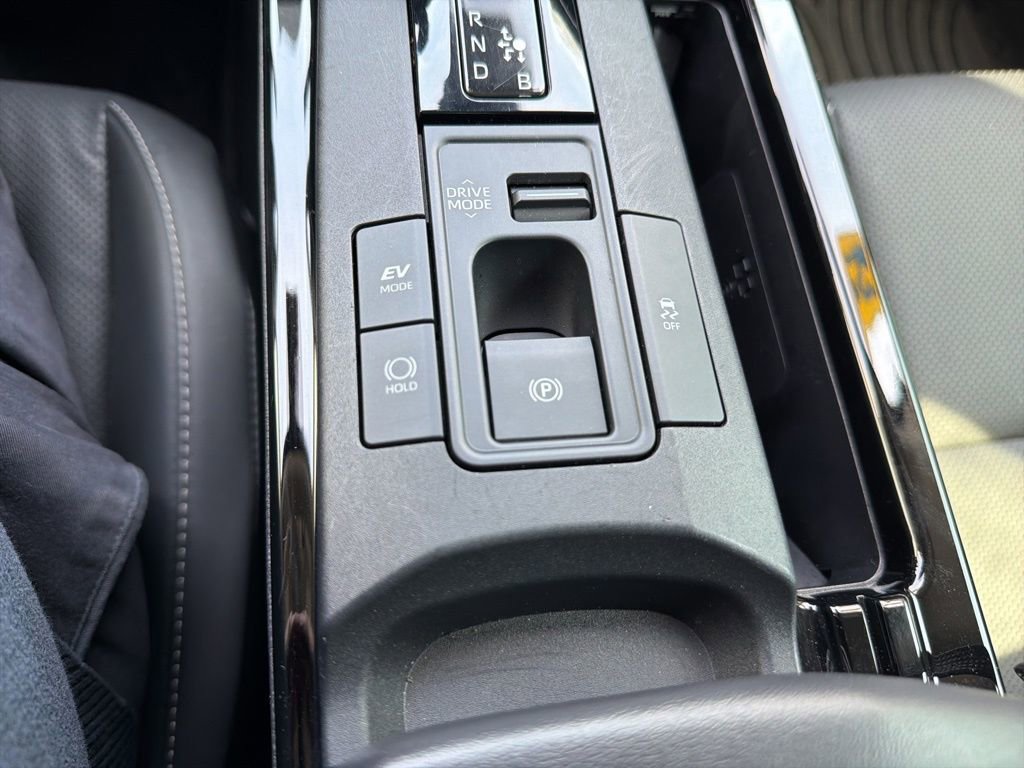Used 2023 Toyota Prius XLE FWD image 60