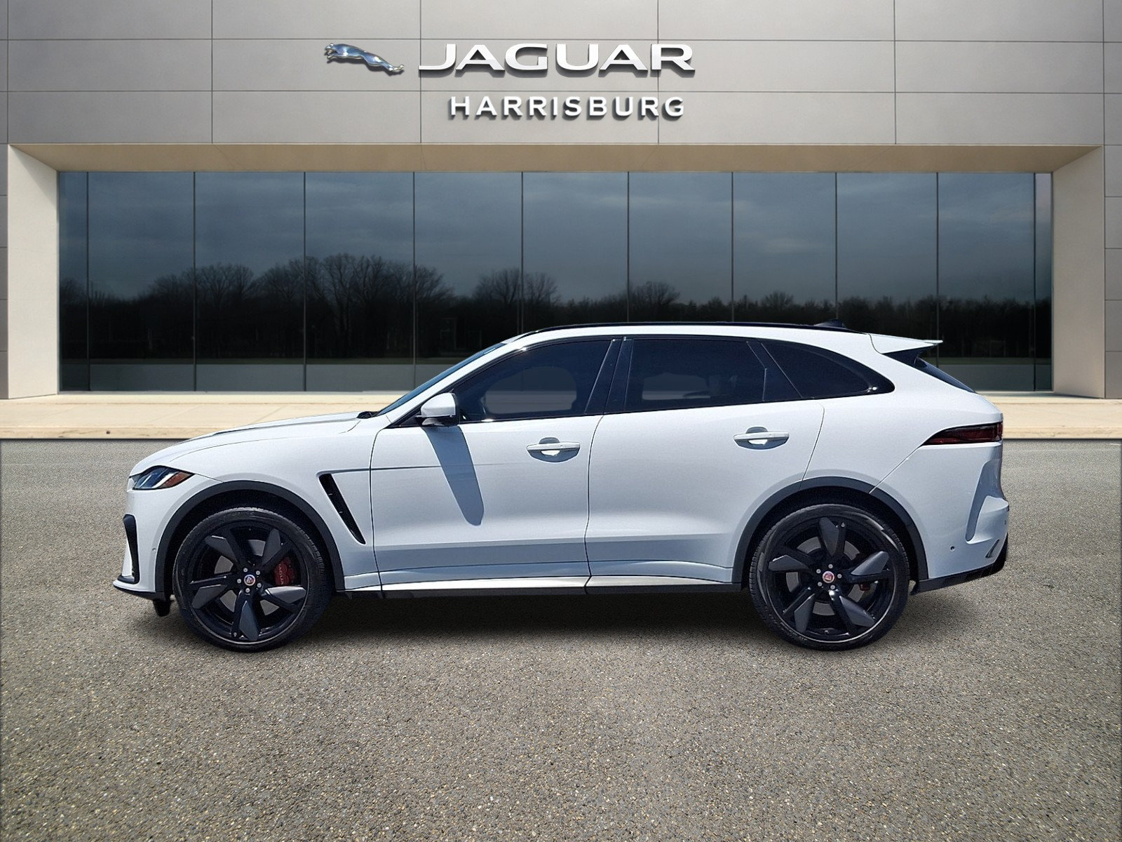 Used 2021 Jaguar F-PACE SVR AWD/4WD image 2
