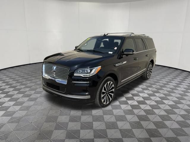 Used 2023 Lincoln Navigator L Reserve AWD/4WD image 12