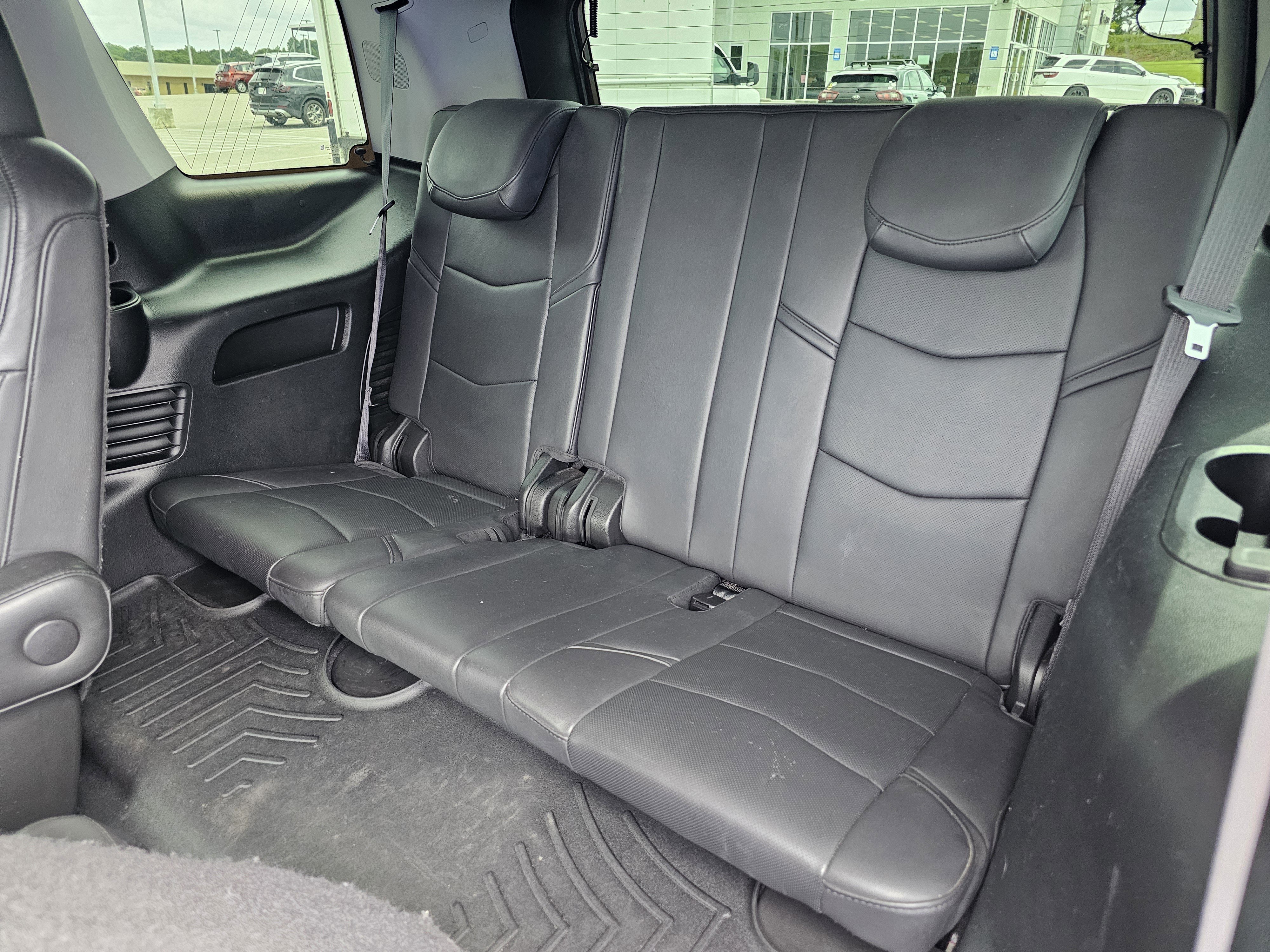Used 2020 Cadillac Escalade Luxury AWD/4WD image 34
