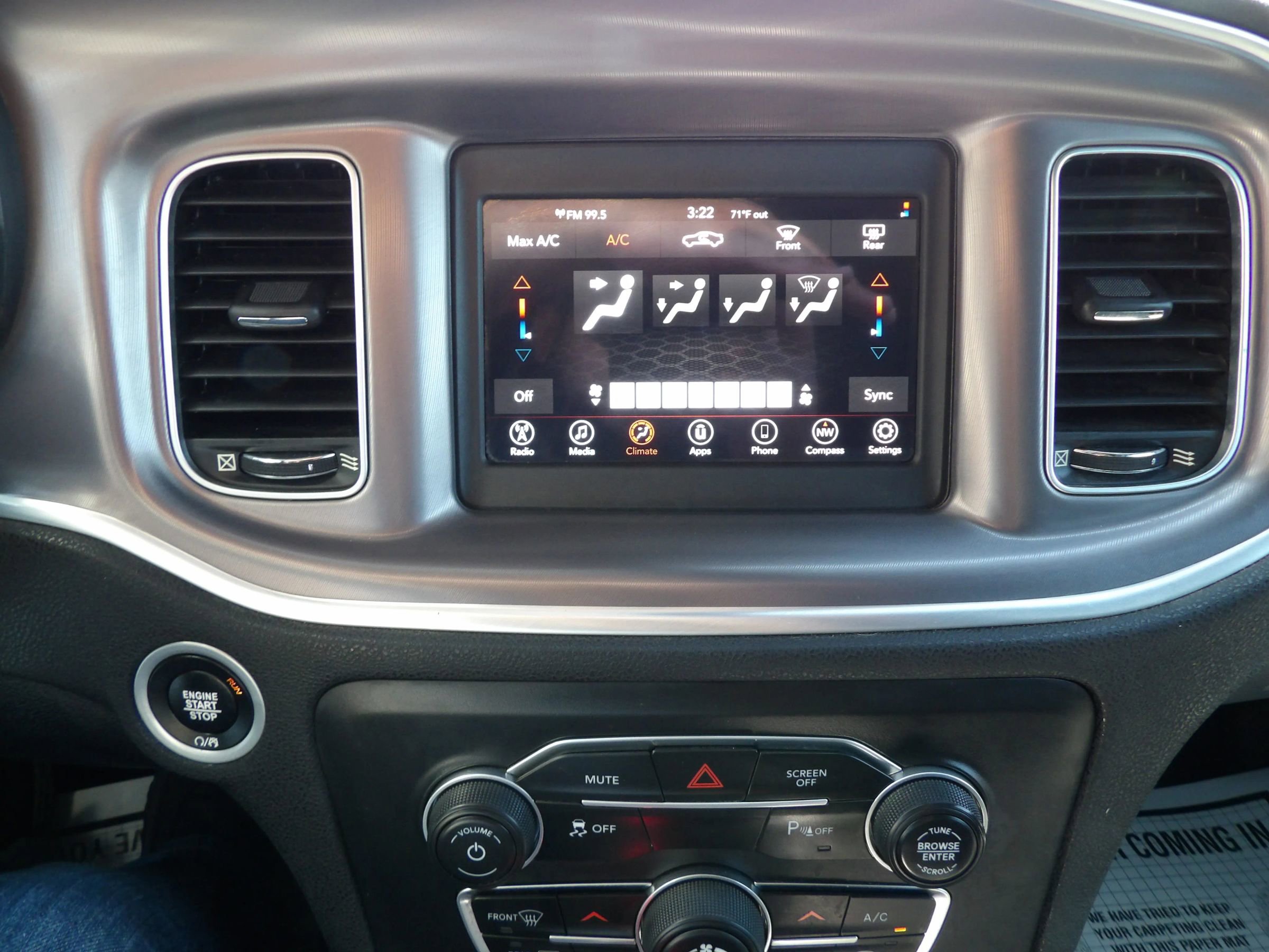 Used 2020 Dodge Charger SXT RWD image 19