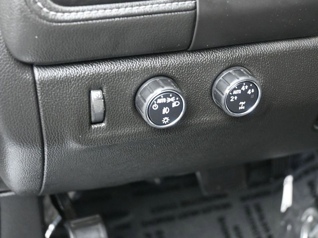 Used 2016 GMC Canyon SLE image 13