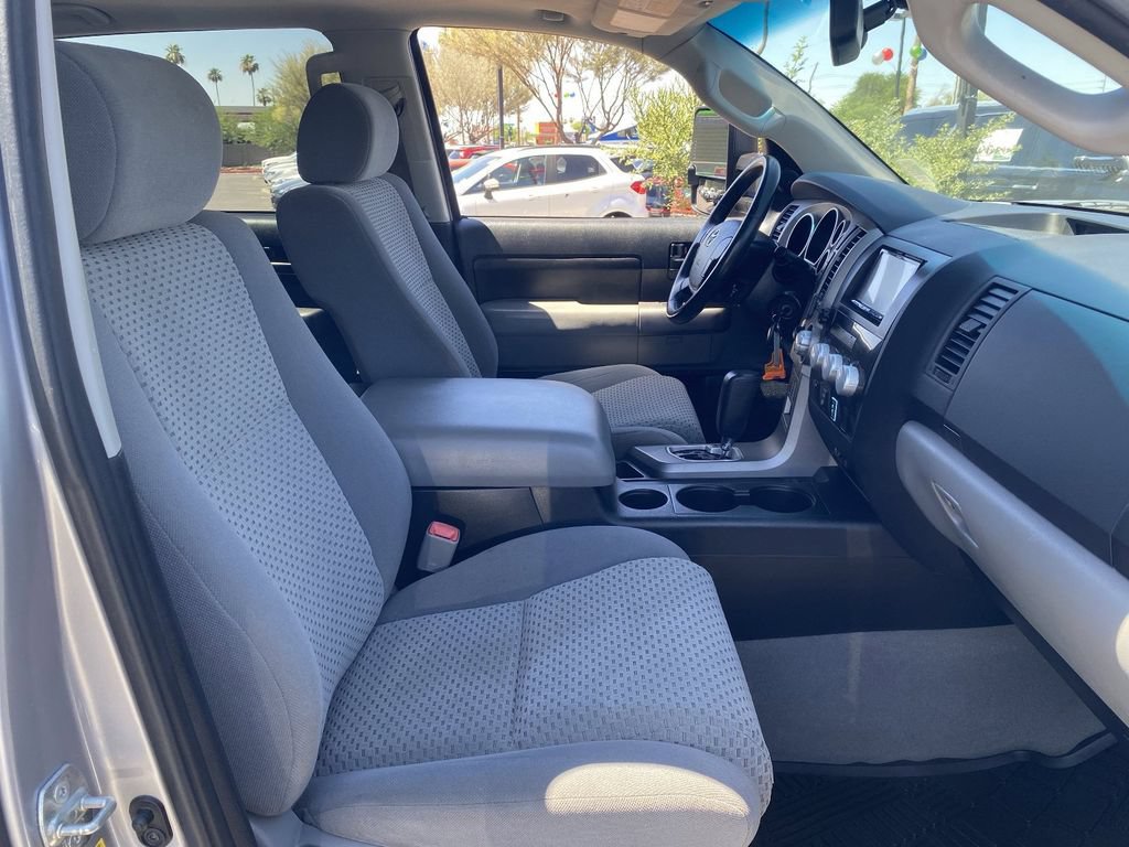 Used 2010 Toyota Tundra 4x4 CrewMax image 11