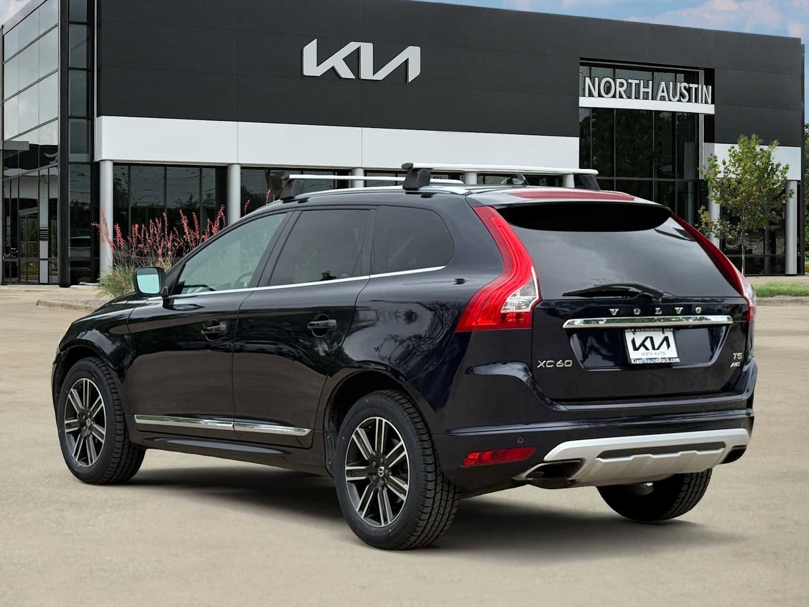 Used 2017 Volvo XC60 T5 Dynamic w/ Preferred Option Package AWD/4WD image 5