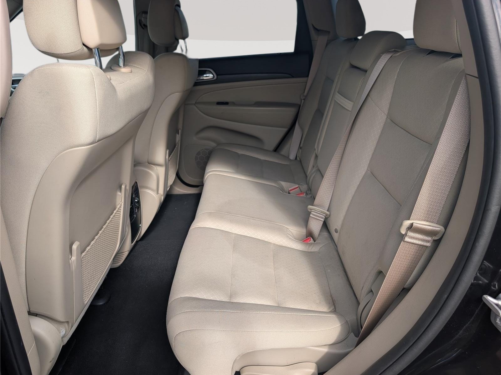 Used 2021 Jeep Grand Cherokee Laredo AWD/4WD image 15