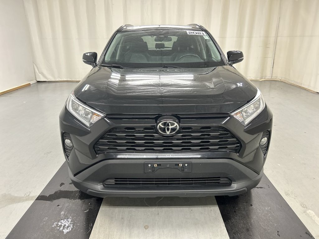 Used 2021 Toyota RAV4 XLE Premium AWD/4WD image 3
