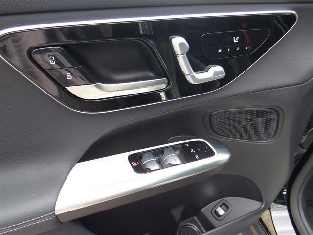 Used 2026 Mercedes-Benz GLC 300 4MATIC image 9