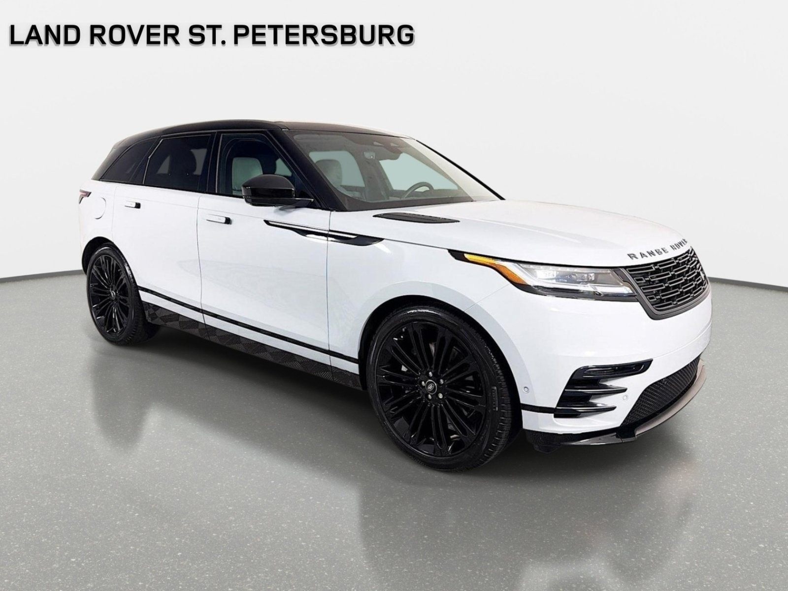 Used 2026 Land Rover Range Rover Velar Dynamic SE AWD/4WD image 3