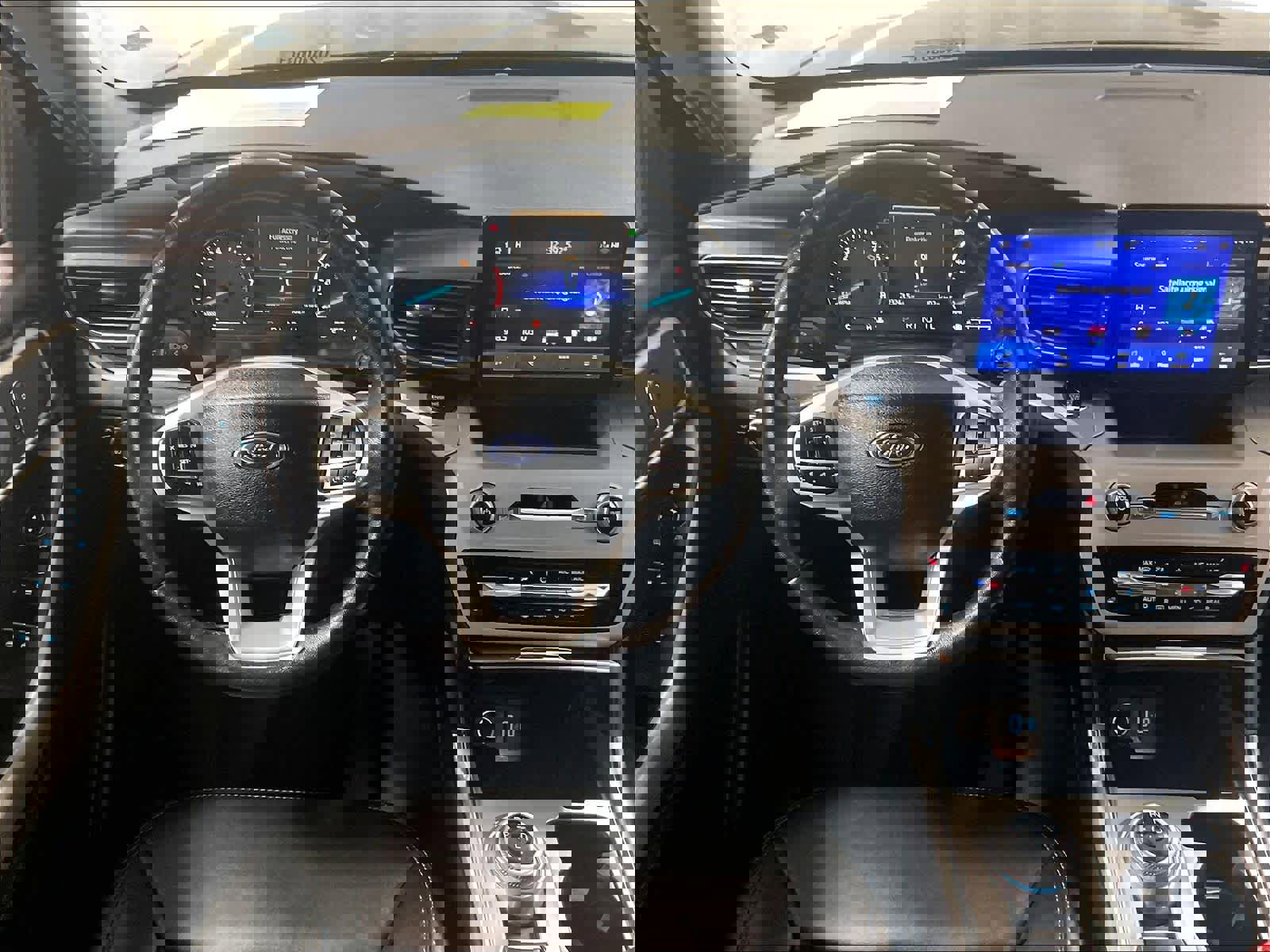 Used 2023 Ford Explorer XLT w/ Equipment Group 202A image 14