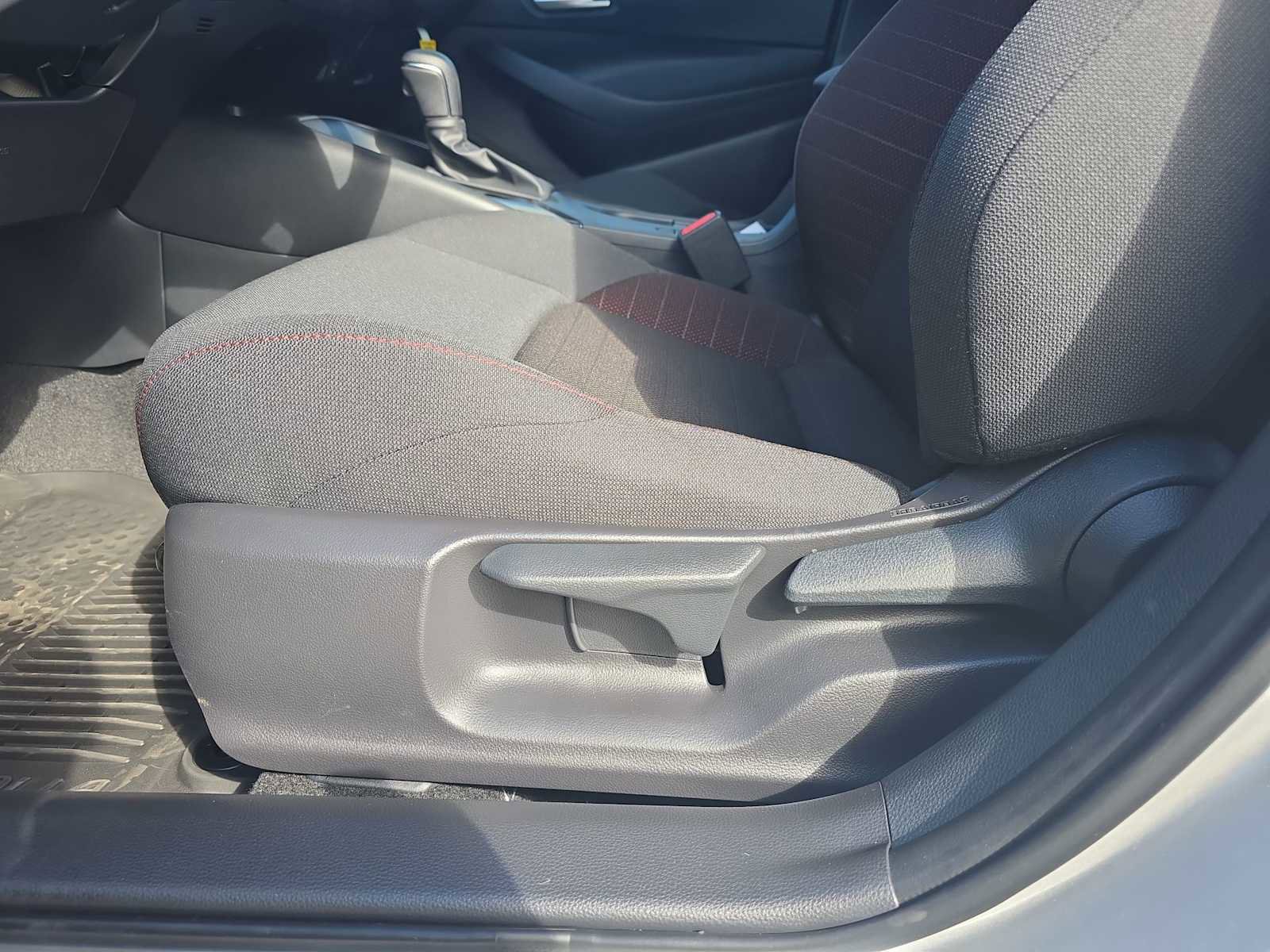 Used 2026 Toyota Corolla SE FWD image 15