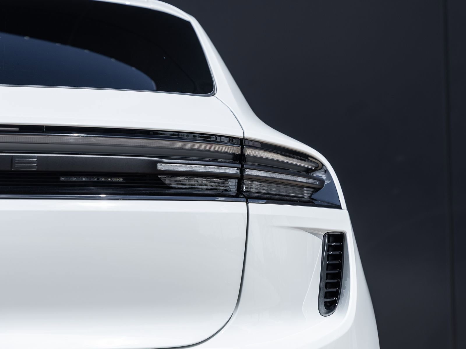 New 2025 Porsche Macan Turbo Electric AWD/4WD image 14