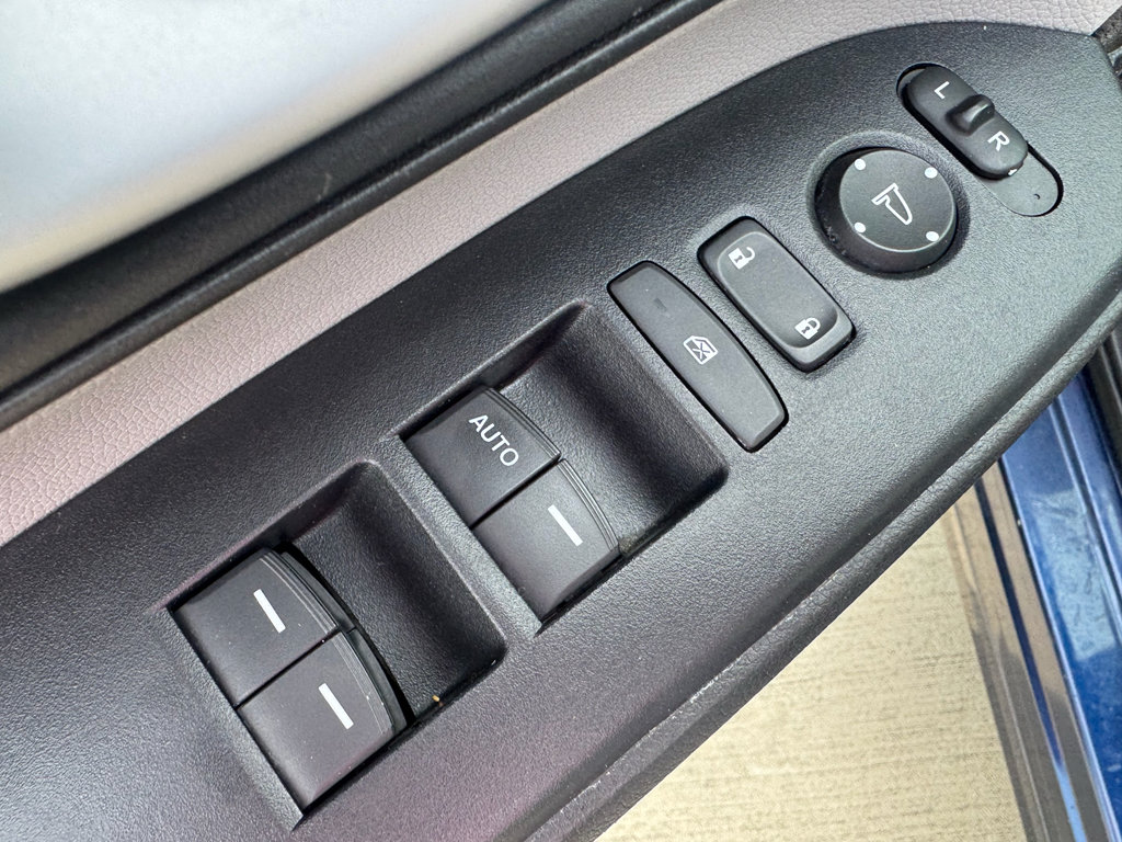 Used 2018 Honda CR-V LX image 11