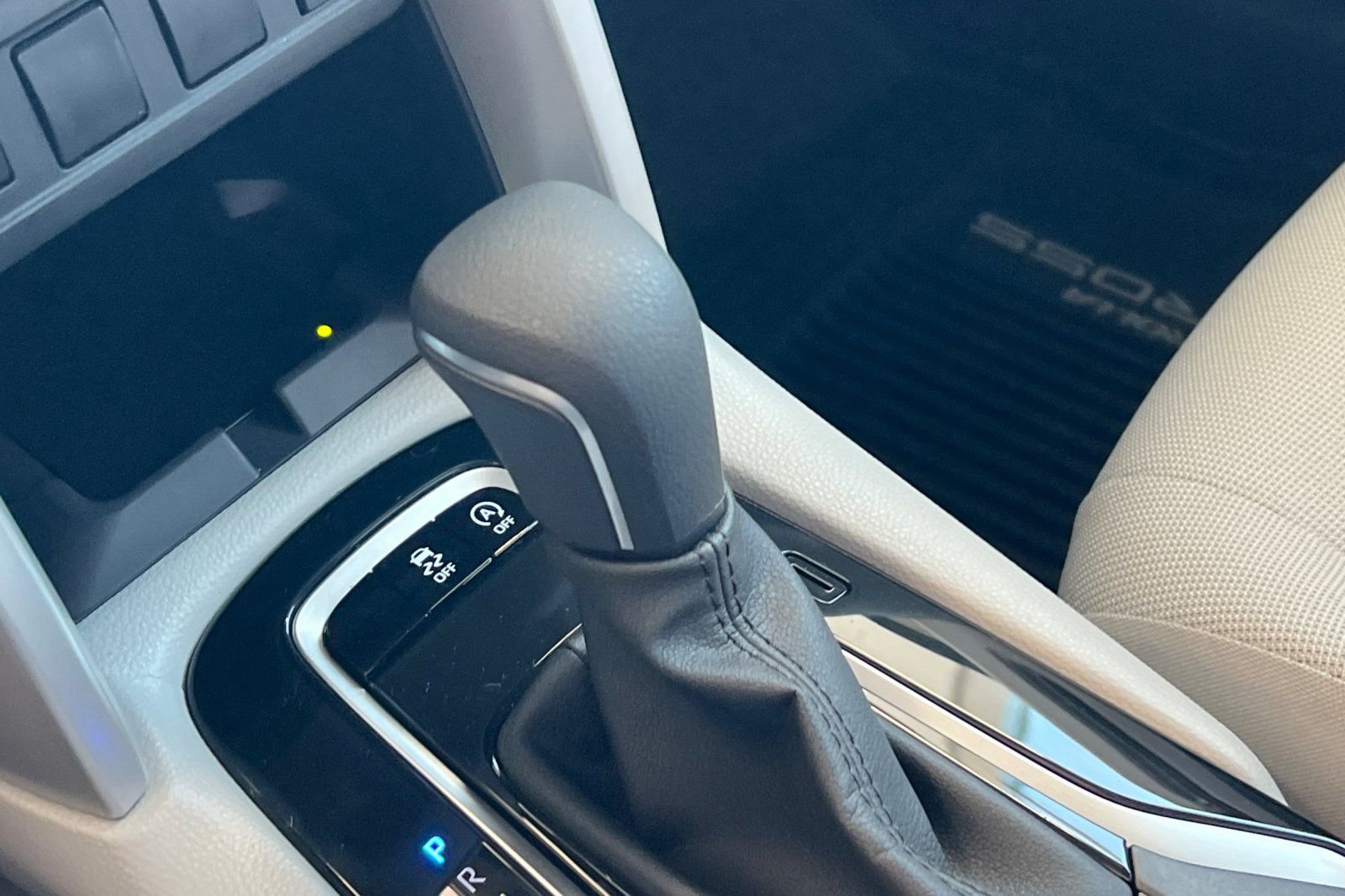 Certified 2025 Toyota Corolla Cross LE image 18