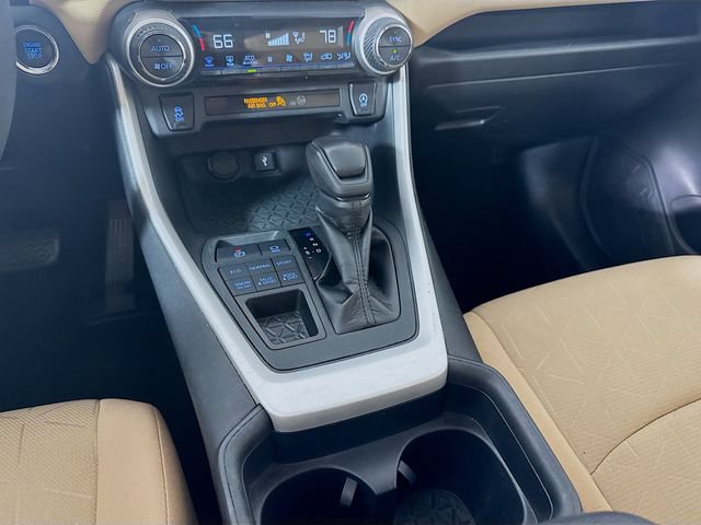 Certified 2020 Toyota RAV4 XLE w/ Convenience Package AWD/4WD image 25