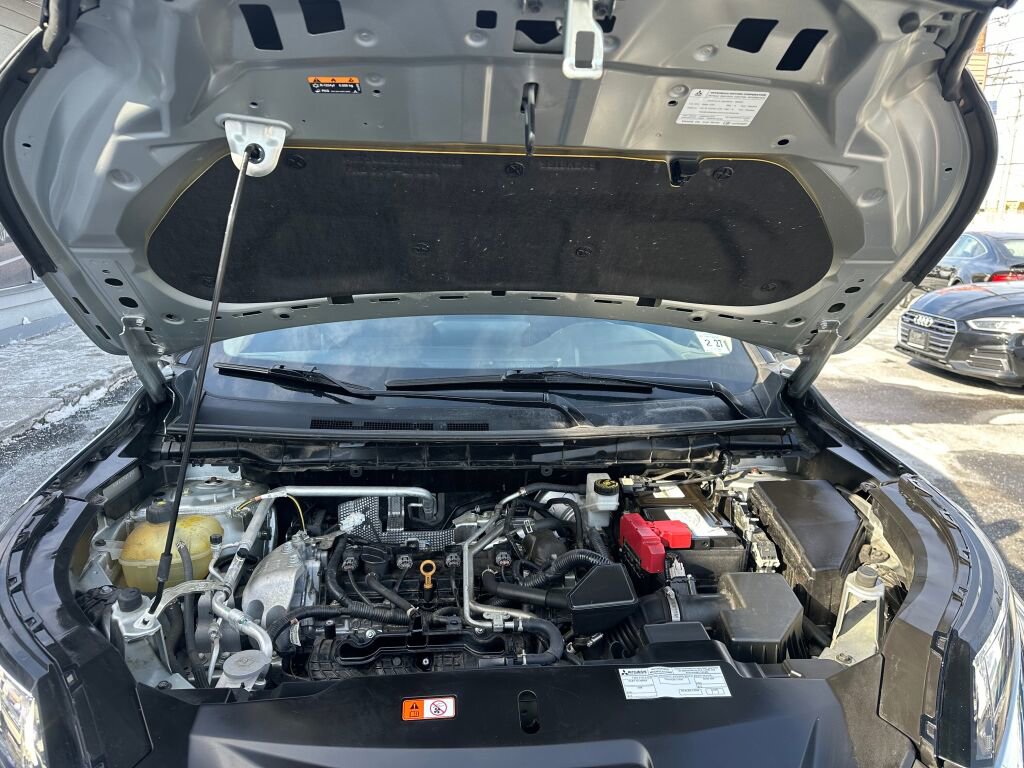 Used 2022 Mitsubishi Outlander SE image 30