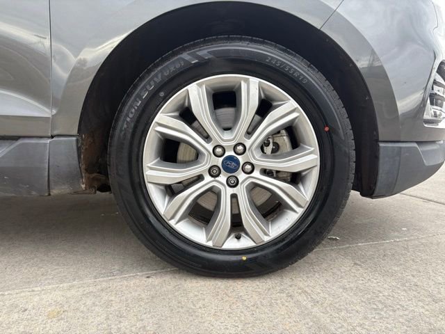 Used 2019 Ford Edge Titanium image 15