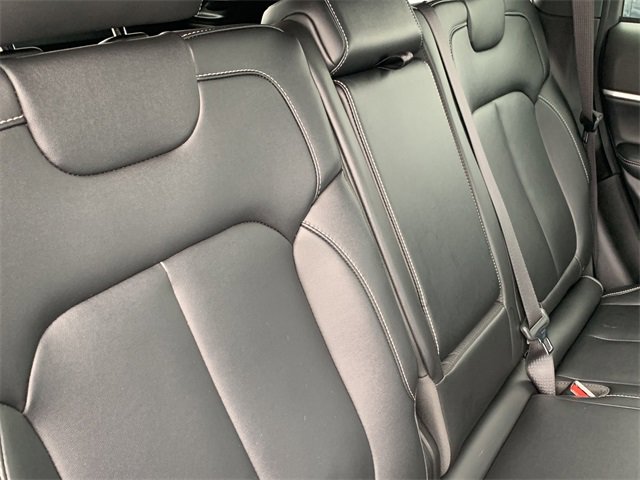 Certified 2025 Jeep Grand Cherokee Limited w/ Black Appearance Package image 39