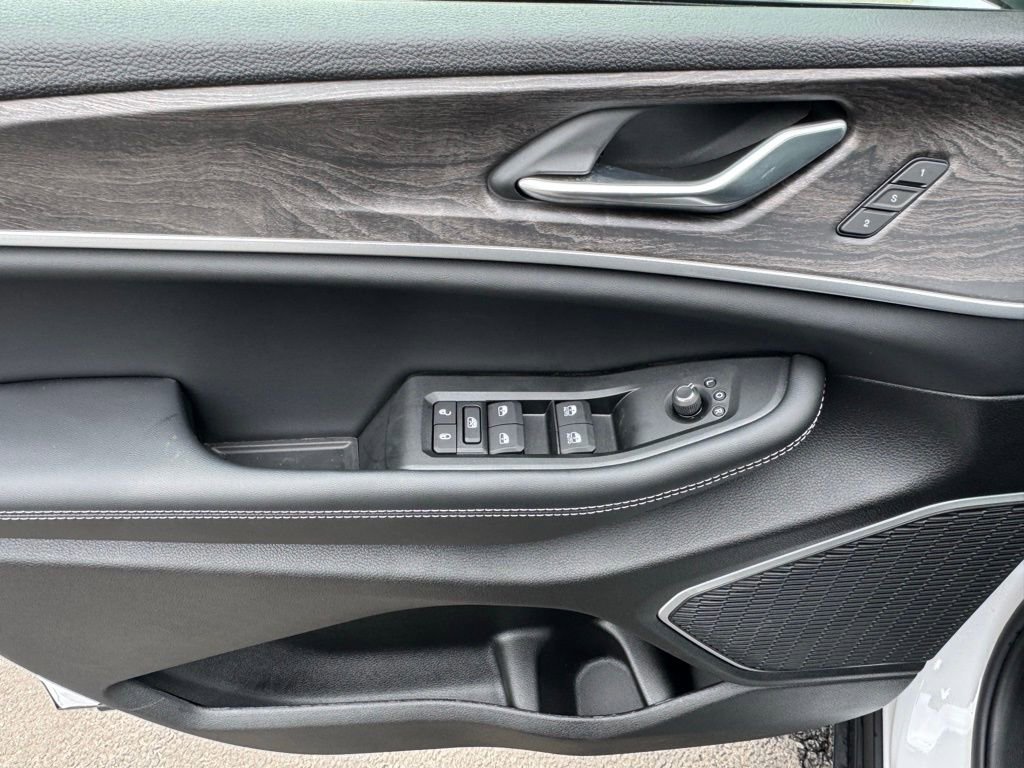 New 2026 Jeep Grand Cherokee Limited w/ Limited Altitude Package image 9