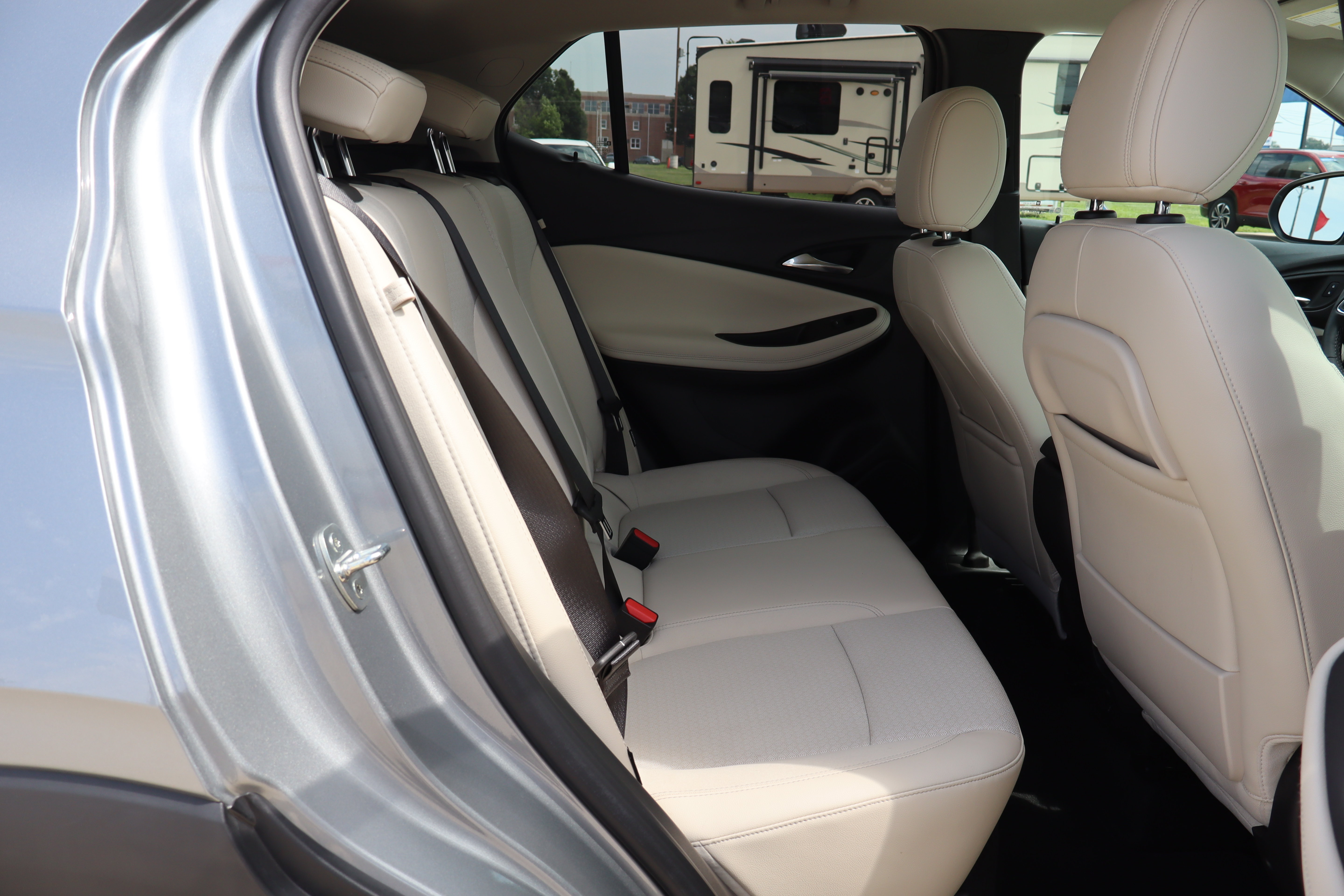 Used 2023 Buick Encore GX Preferred w/ Cold Weather Comfort Package FWD image 11