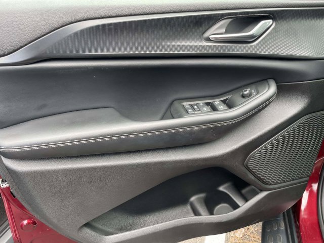 Used 2024 Jeep Grand Cherokee Laredo AWD/4WD image 22