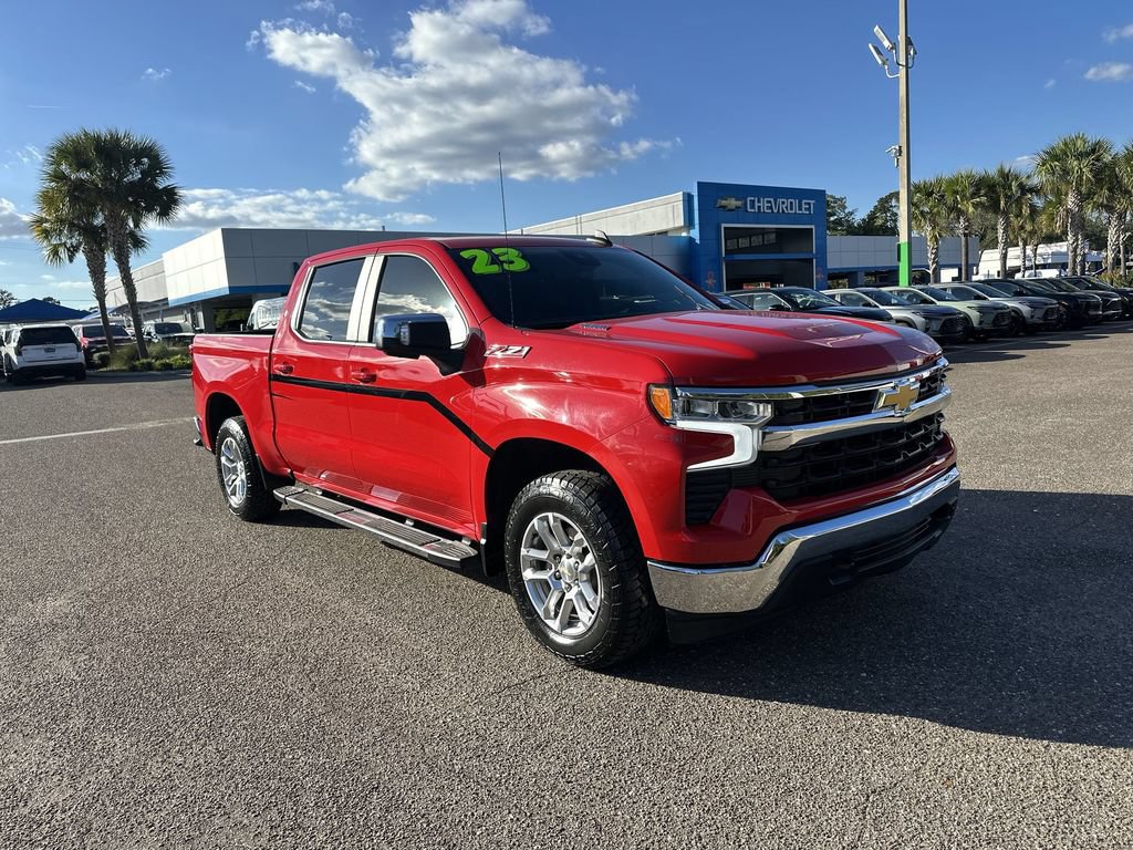 Used 2023 Chevrolet Silverado 1500 LT w/ Z71 Off-Road Package AWD/4WD image 10