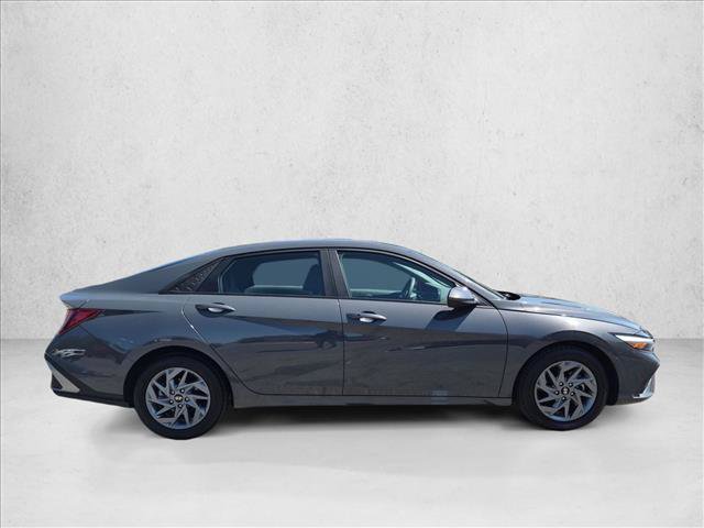 Used 2024 Hyundai Elantra SEL FWD image 4