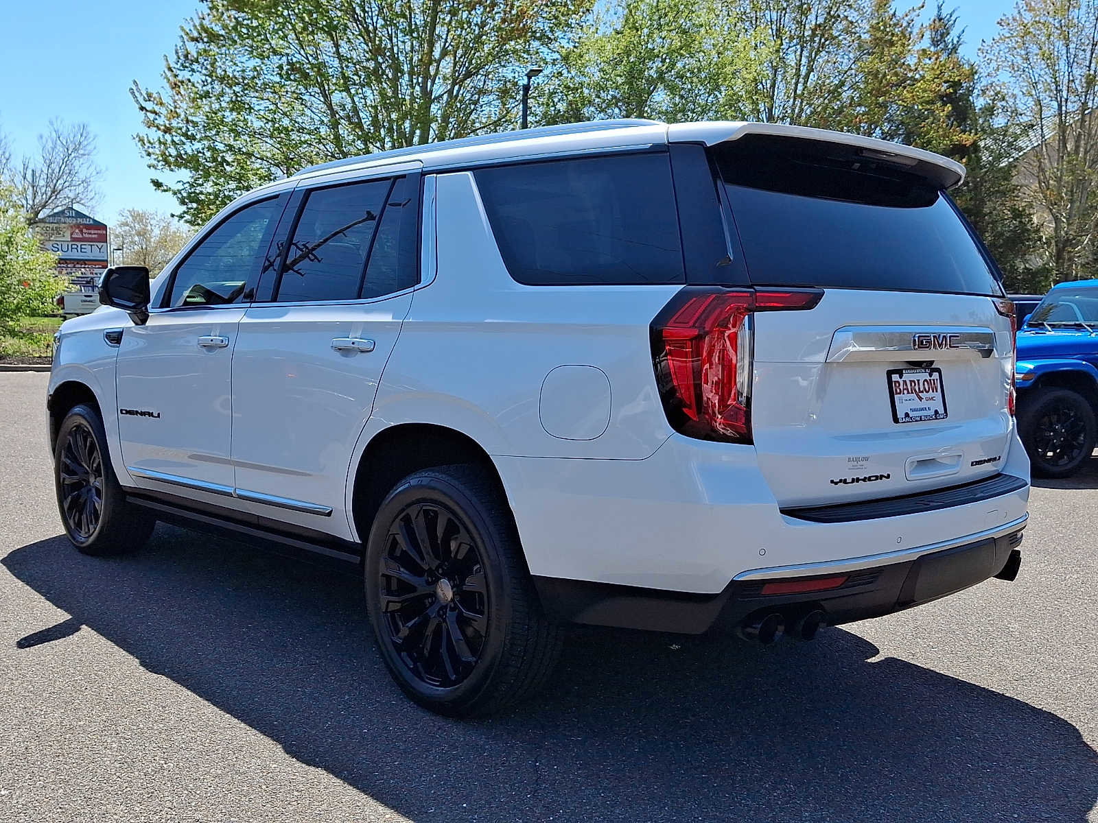 Used 2022 GMC Yukon Denali w/ Denali Premium Package AWD/4WD image 4