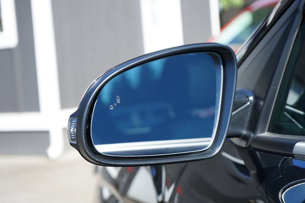 Certified 2023 Hyundai Kona Limited FWD image 11