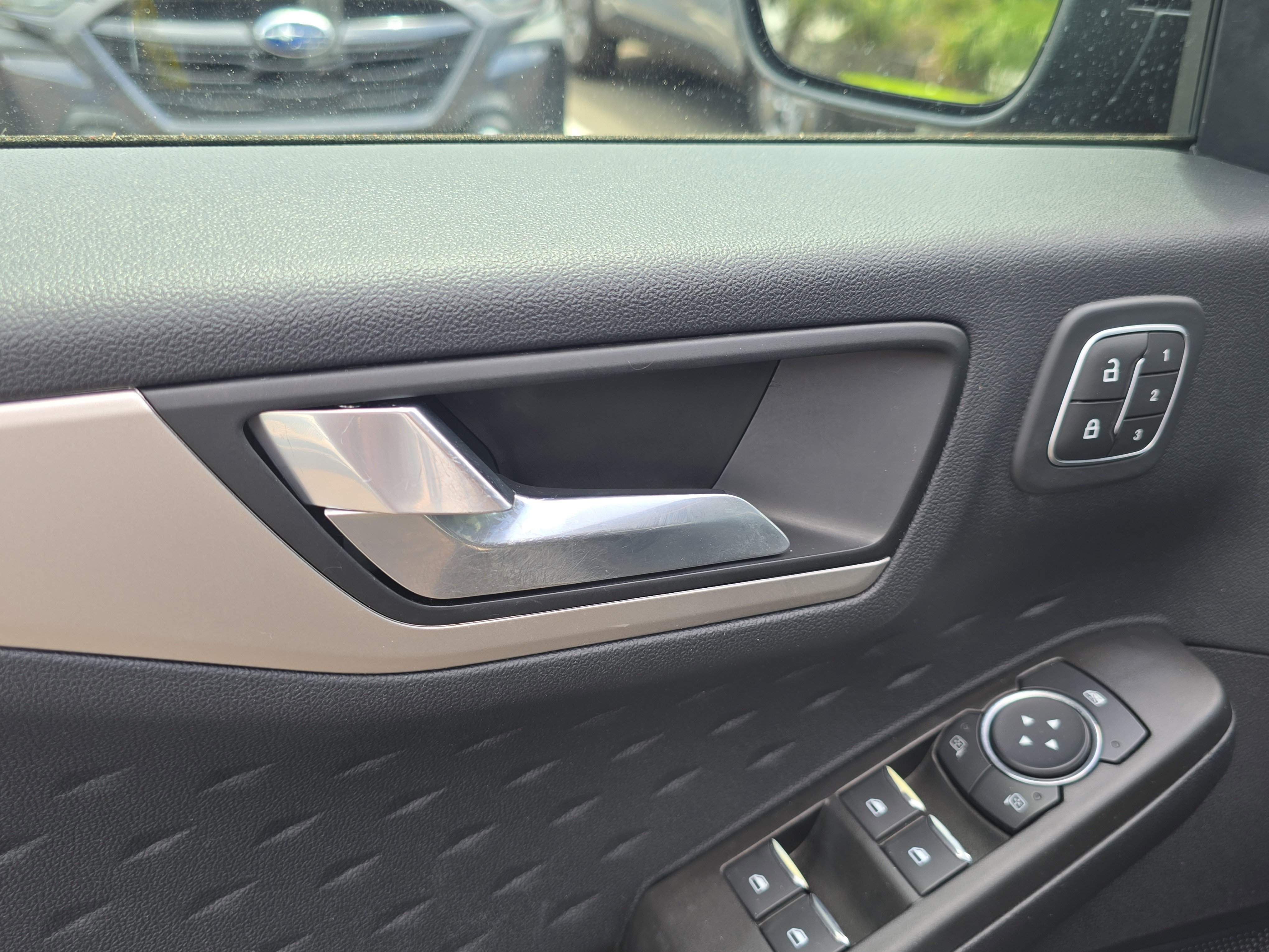 Used 2020 Ford Escape SEL AWD/4WD image 19