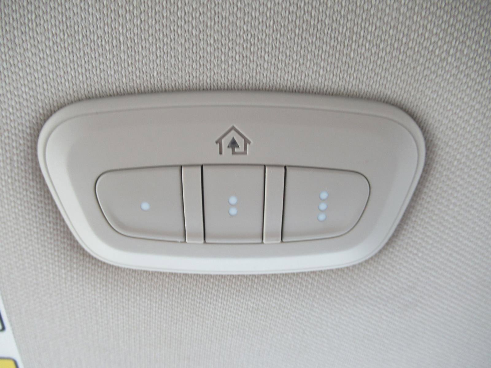 Used 2014 Jeep Cherokee Latitude w/ Comfort/Convenience Group FWD image 28