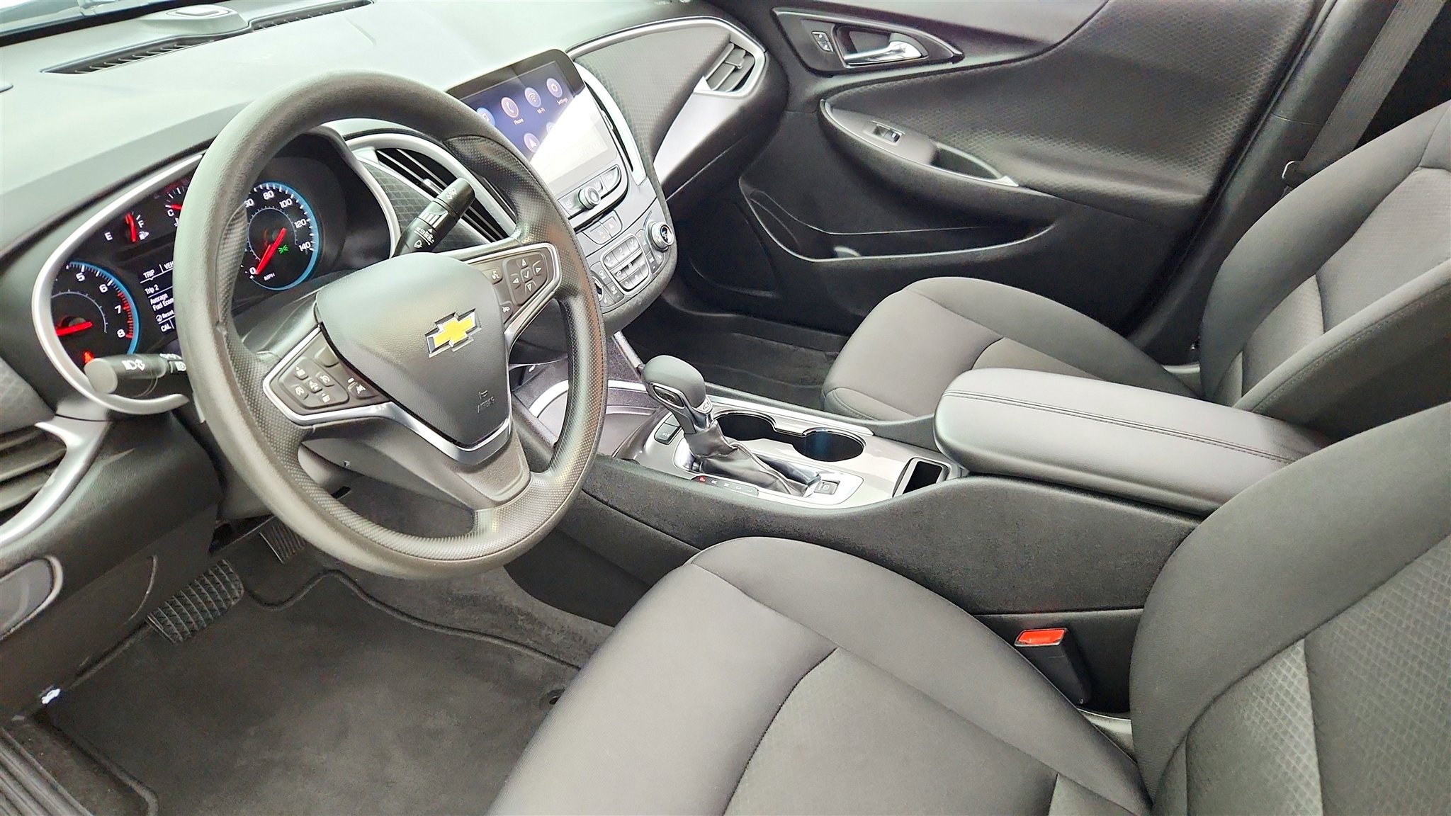 Used 2025 Chevrolet Malibu LT image 9