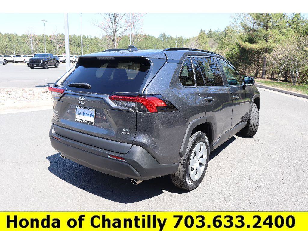 Used 2021 Toyota RAV4 LE image 7