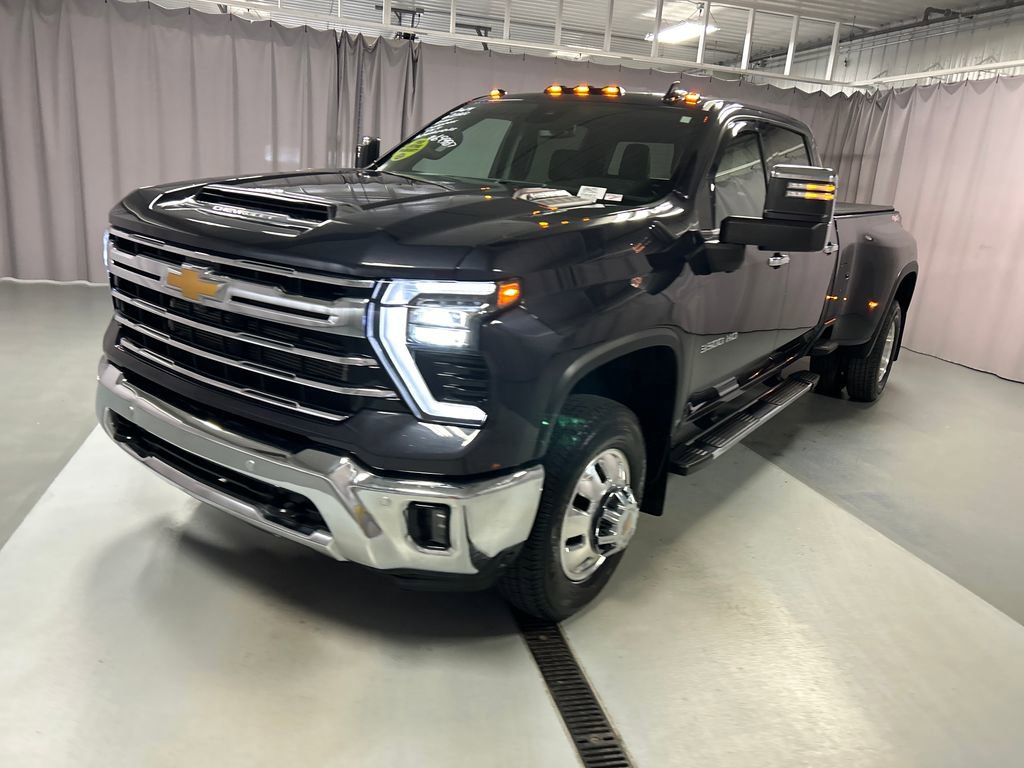 Used 2024 Chevrolet Silverado 3500 LTZ w/ LTZ Convenience Package AWD/4WD video 3