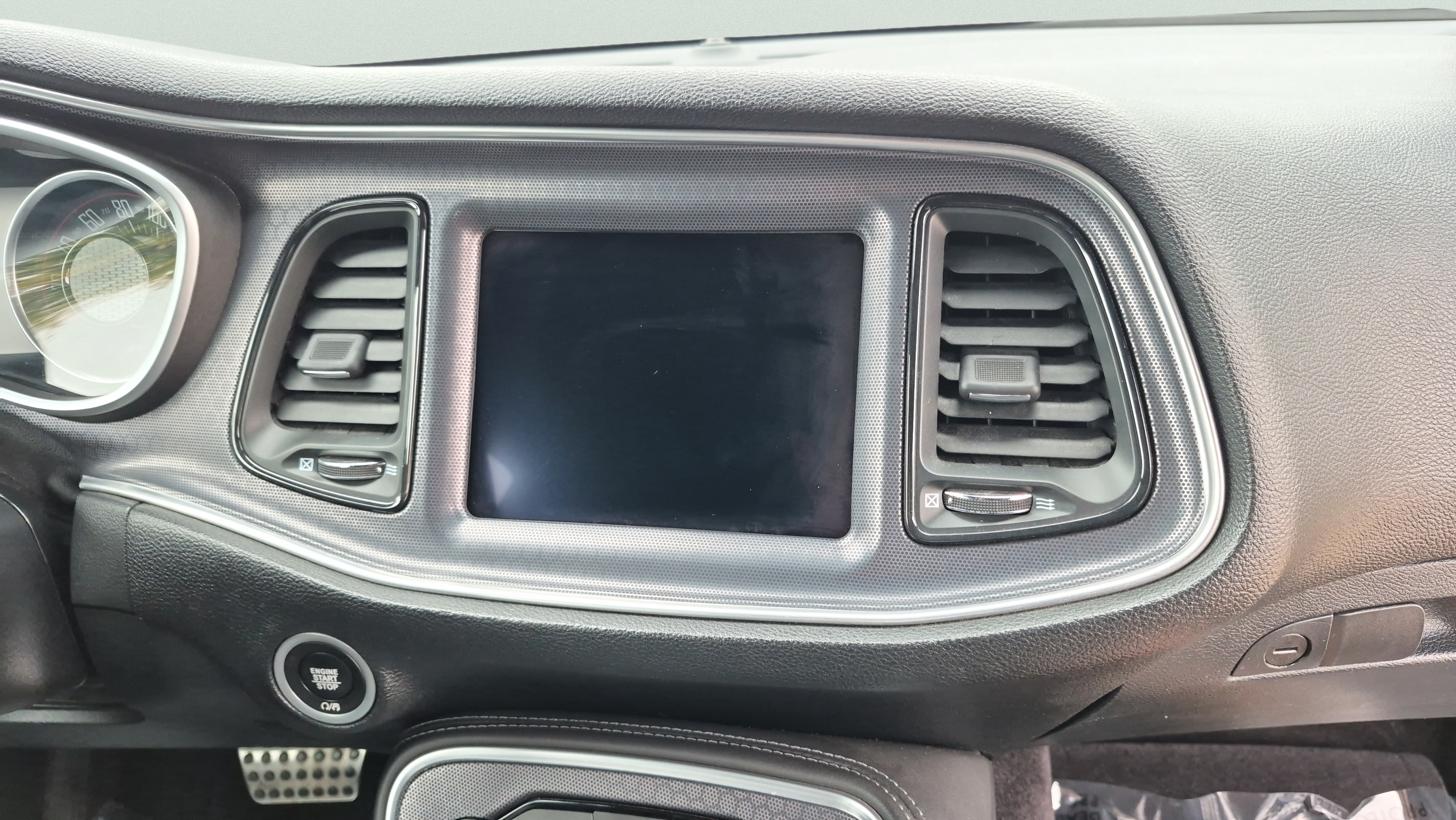 Used 2018 Dodge Challenger R/T Plus RWD image 21