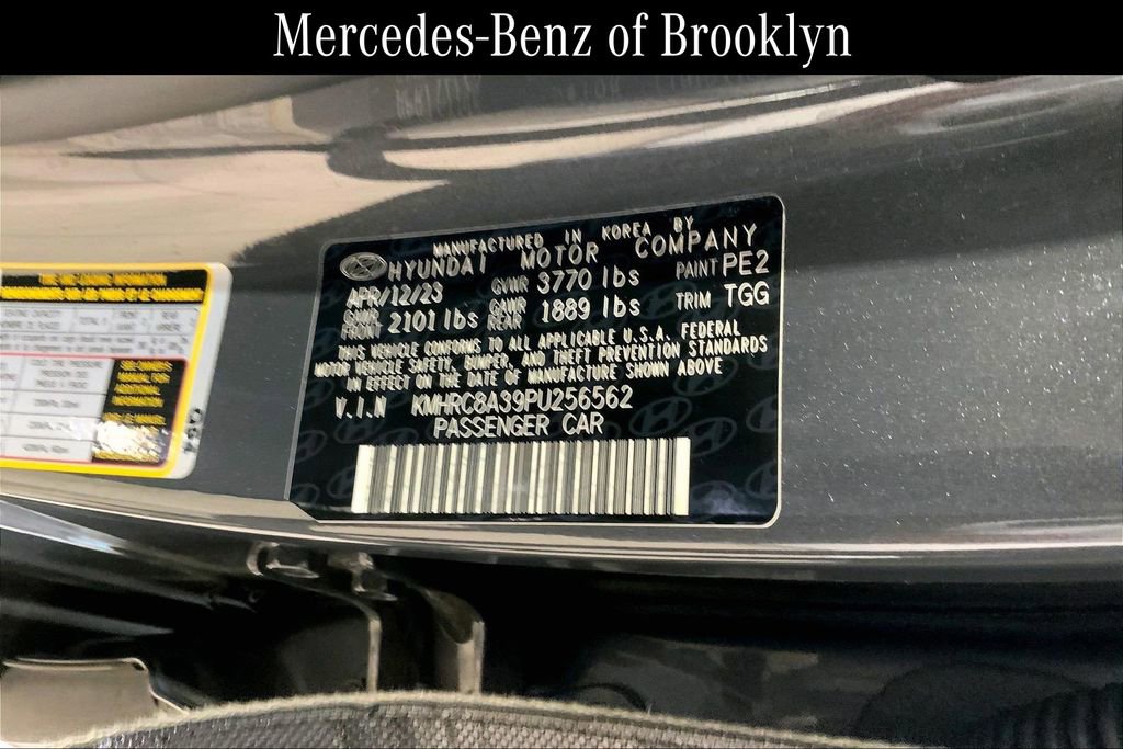 Used 2023 Hyundai Venue SEL FWD image 21