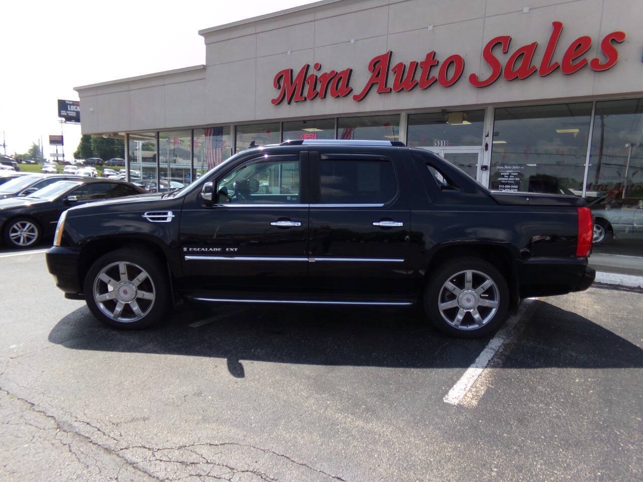 Used 2008 Cadillac Escalade EXT AWD/4WD image 2