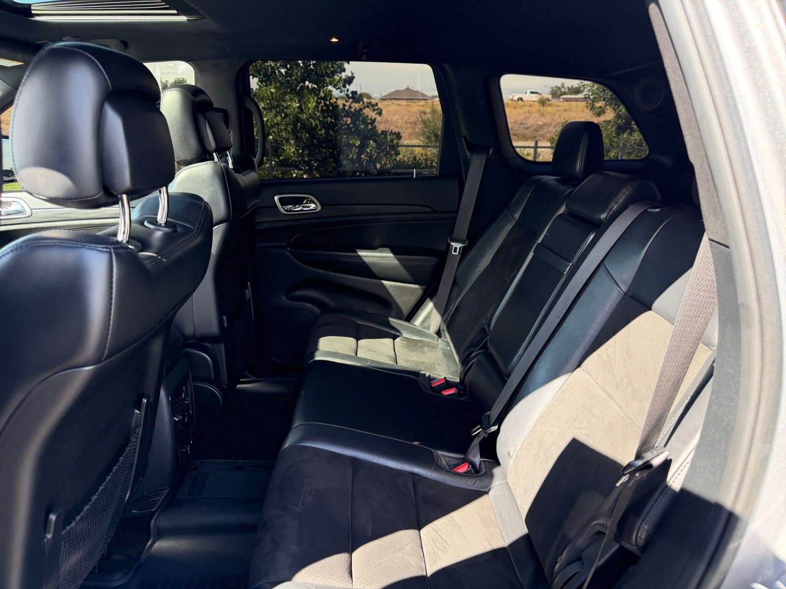 Used 2019 Jeep Grand Cherokee Altitude AWD/4WD image 17