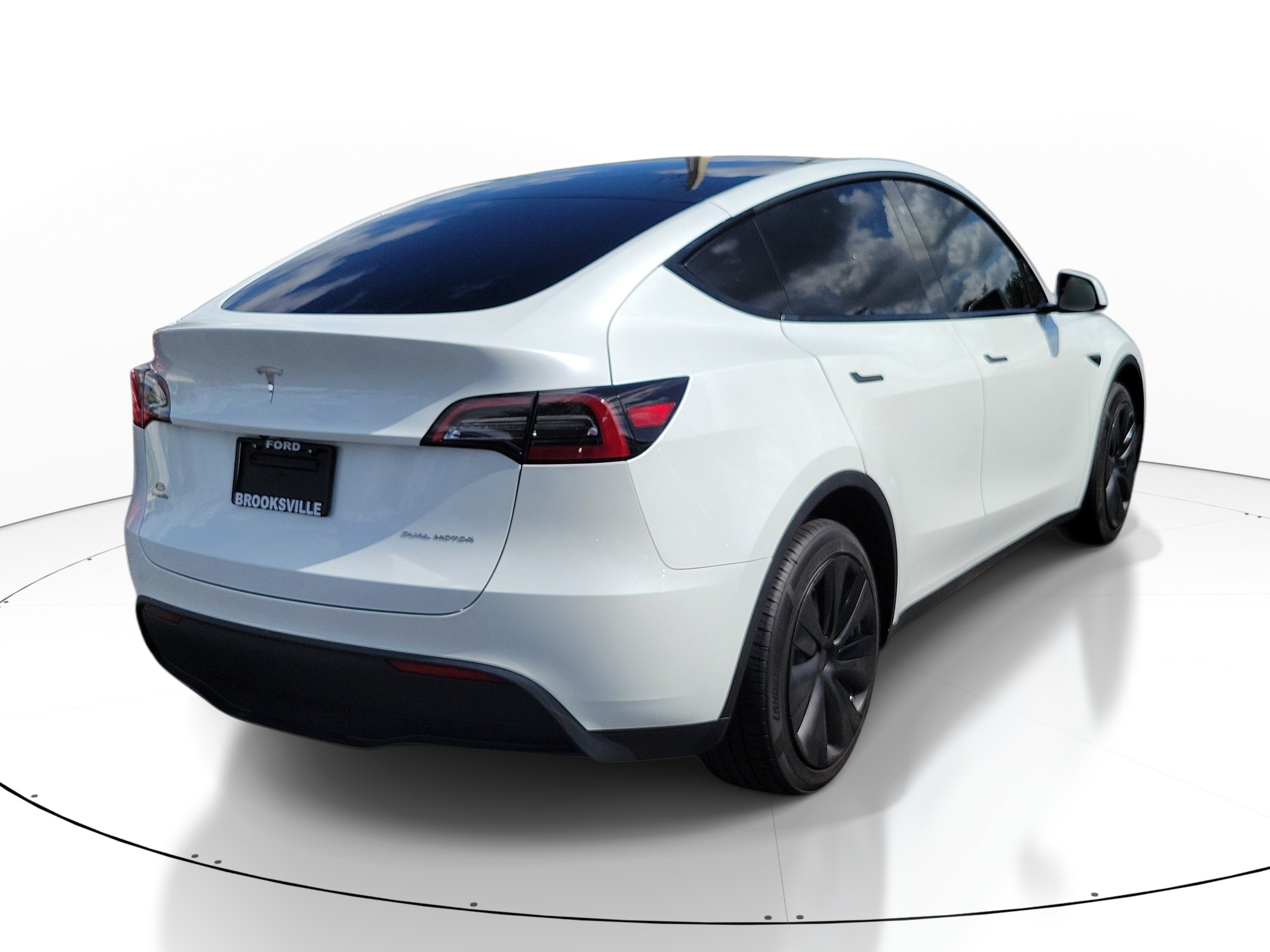 Used 2023 Tesla Model Y Long Range AWD/4WD image 6