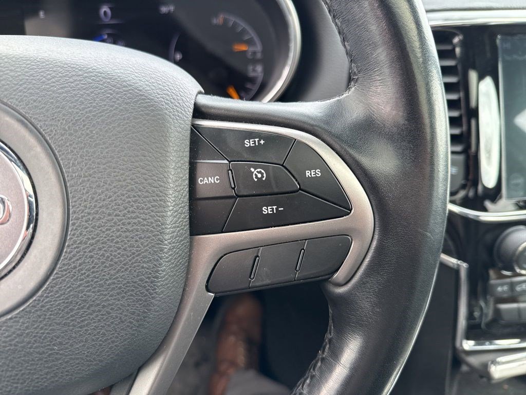 Used 2021 Jeep Grand Cherokee Limited w/ Sun & Sound Group image 17