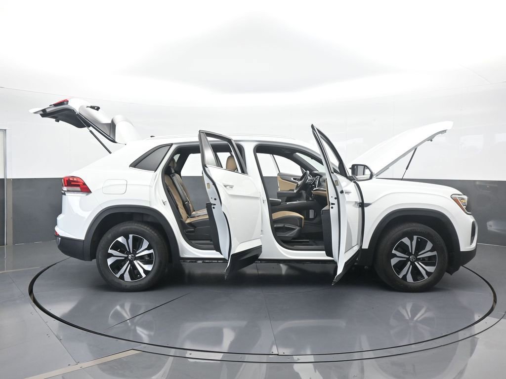 Used 2024 Volkswagen Atlas Cross Sport SE image 70