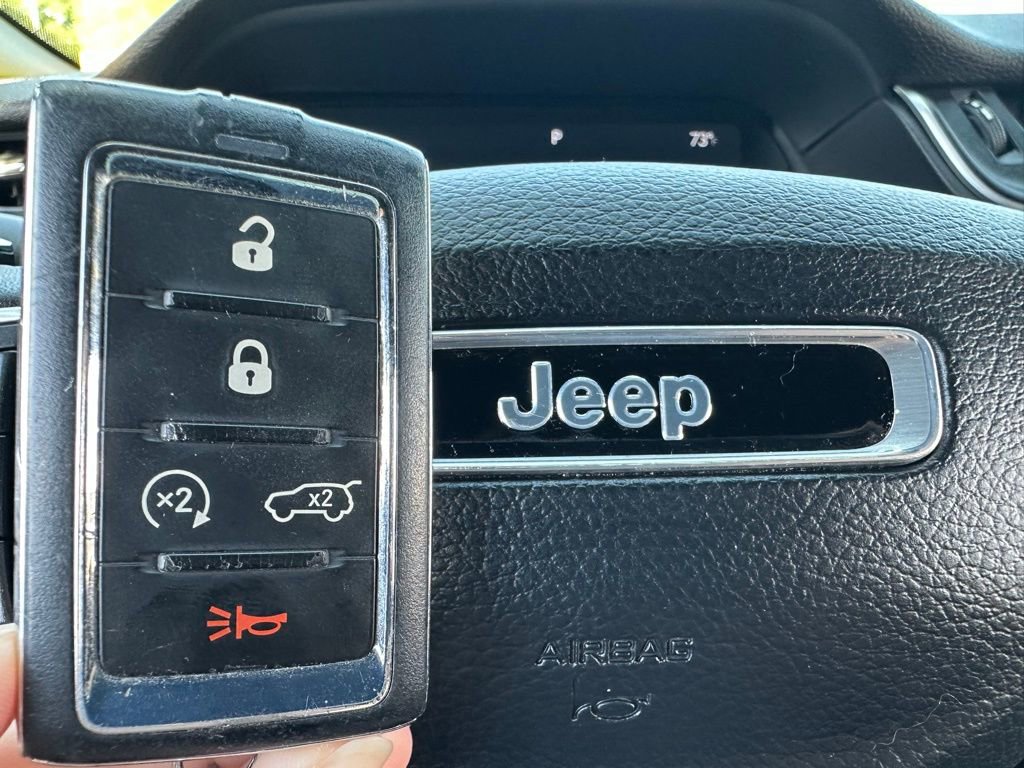 Used 2023 Jeep Grand Cherokee L Laredo image 48